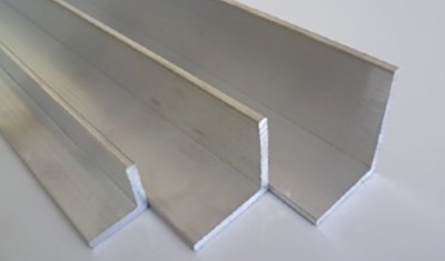 Tres perfiles de angulo de aluminio